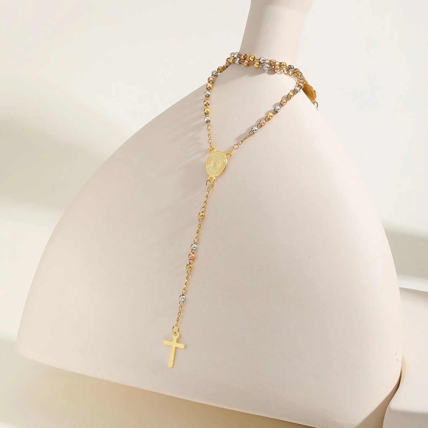 Colar Terço Dourado com Pingente de Cruz