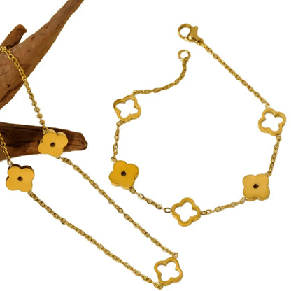 Colar Pingente Trevo e Flor de Ameixa