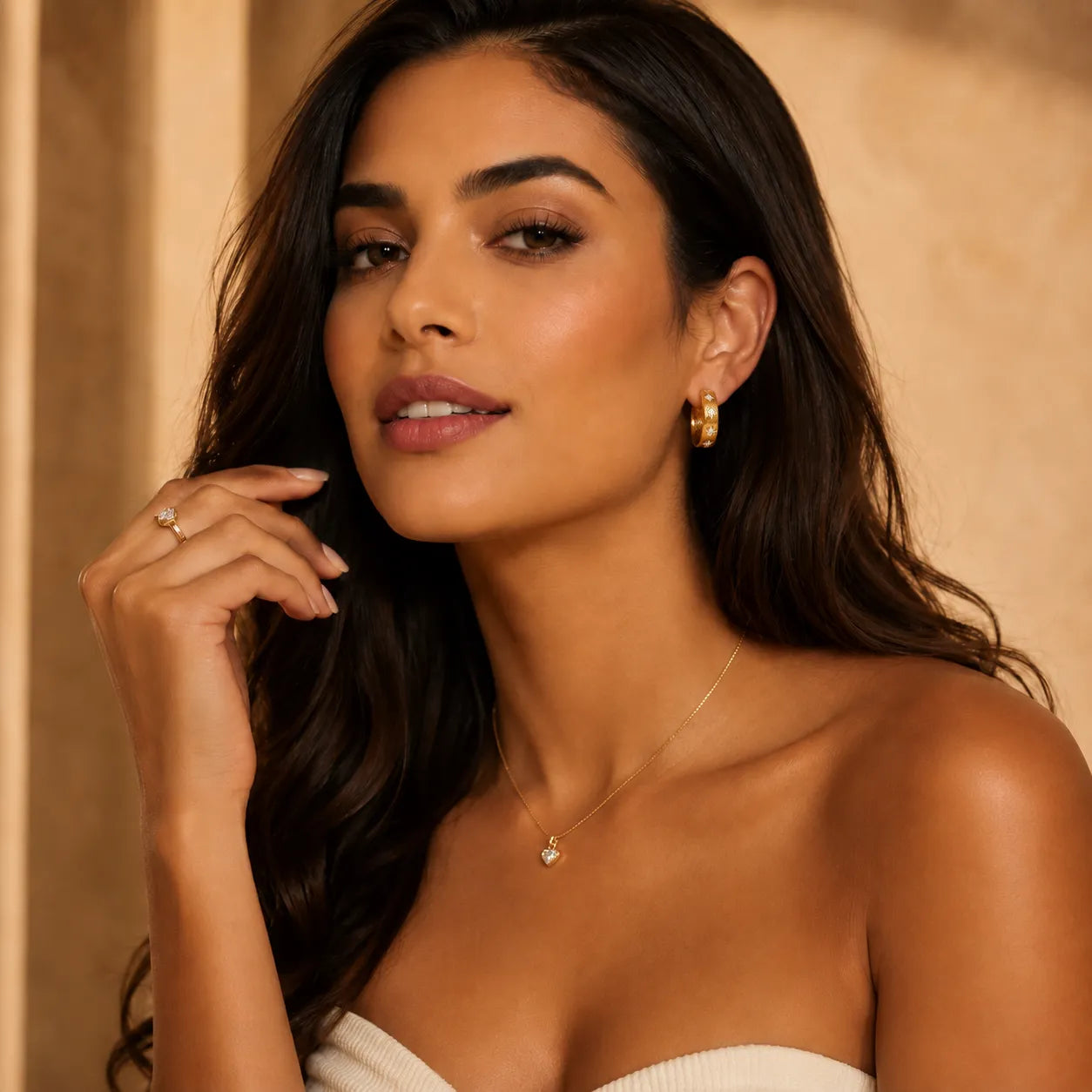Brinco Argola Elegância Estrela Dourada