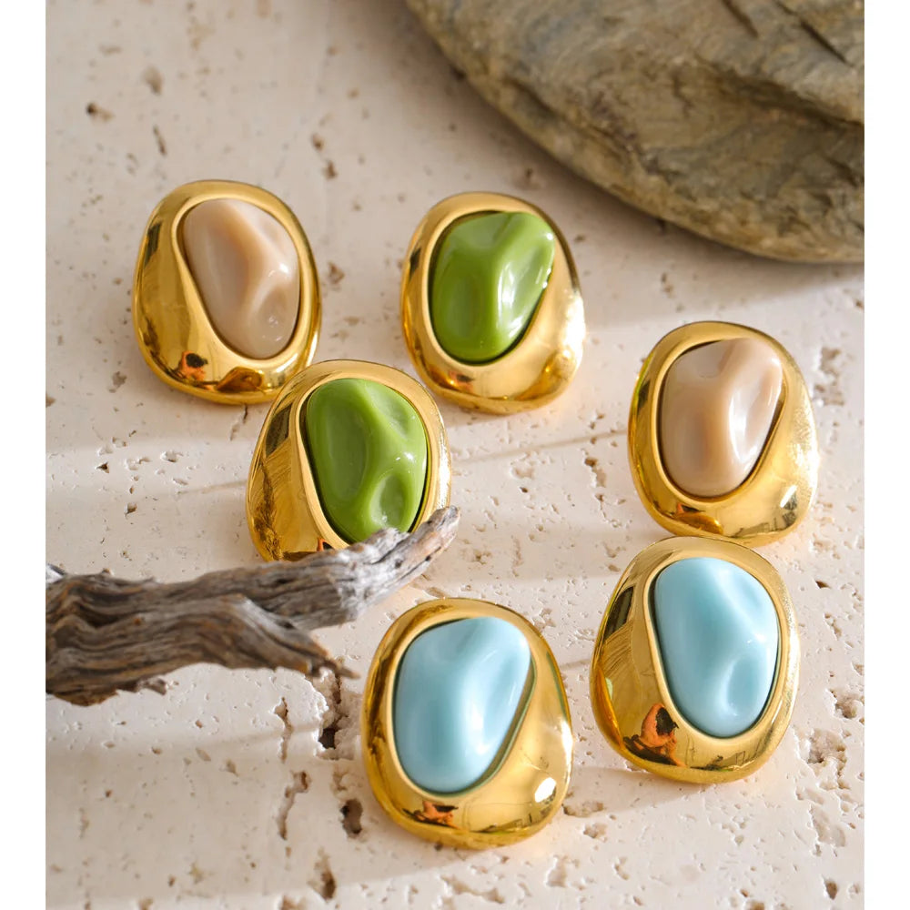 Brinco Dourado Orgânico com Pedra Azul Feminino