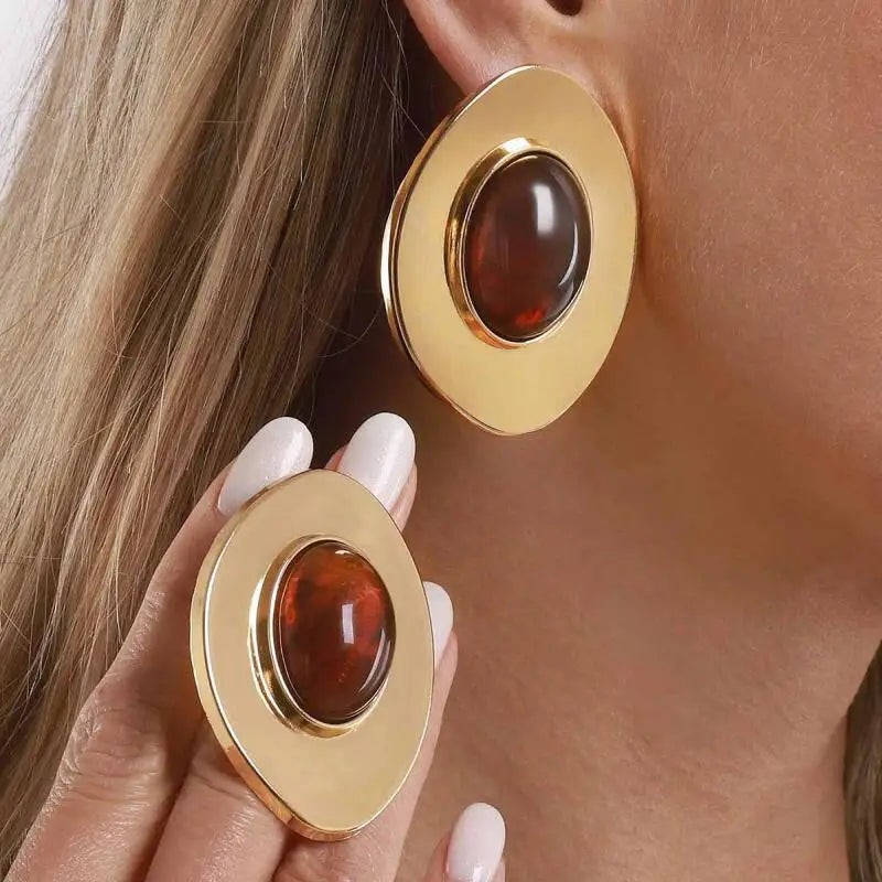 Brinco Dourado Oval com Pedra Marrom Feminino