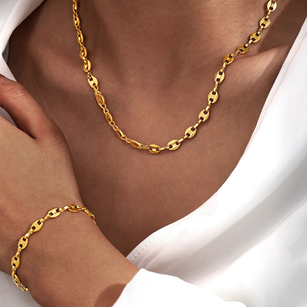 Conjunto de Colar e Pulseira Esculpida