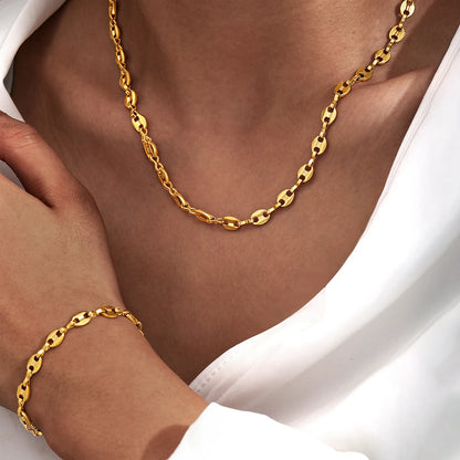Conjunto de Colar e Pulseira Esculpida