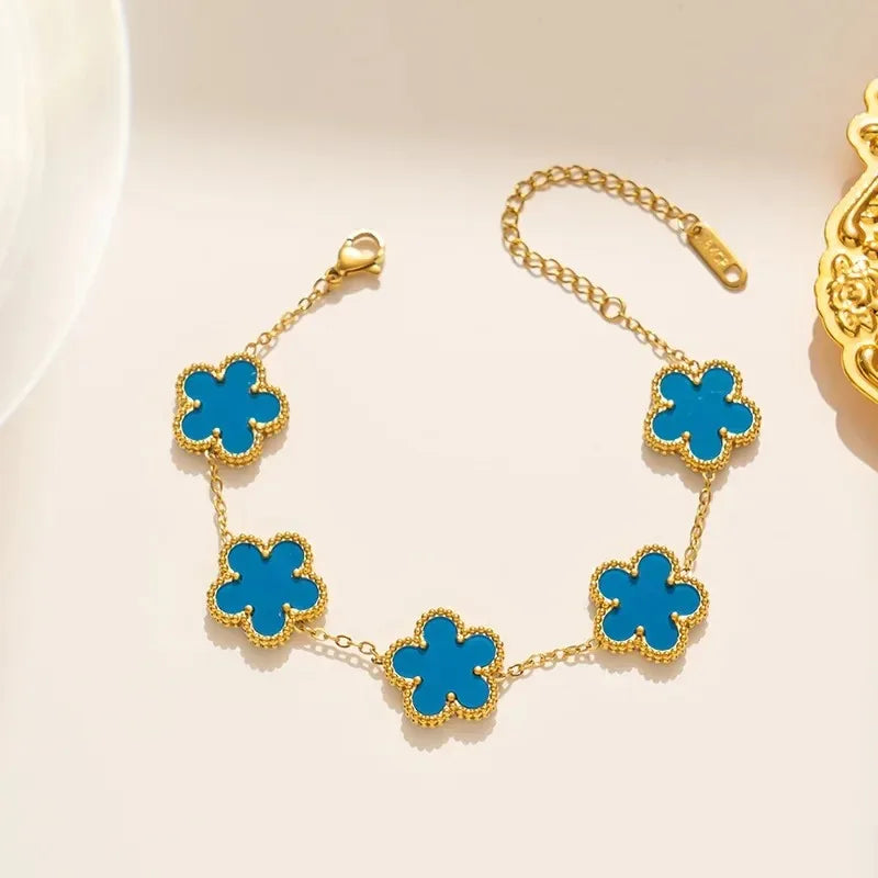 Pulseira Dourada com Flores Delicadas Feminina