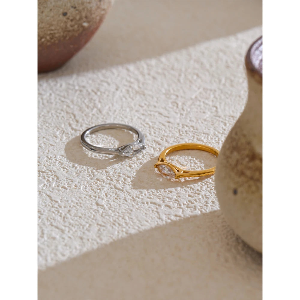 Anel Geométrico com Zircônia