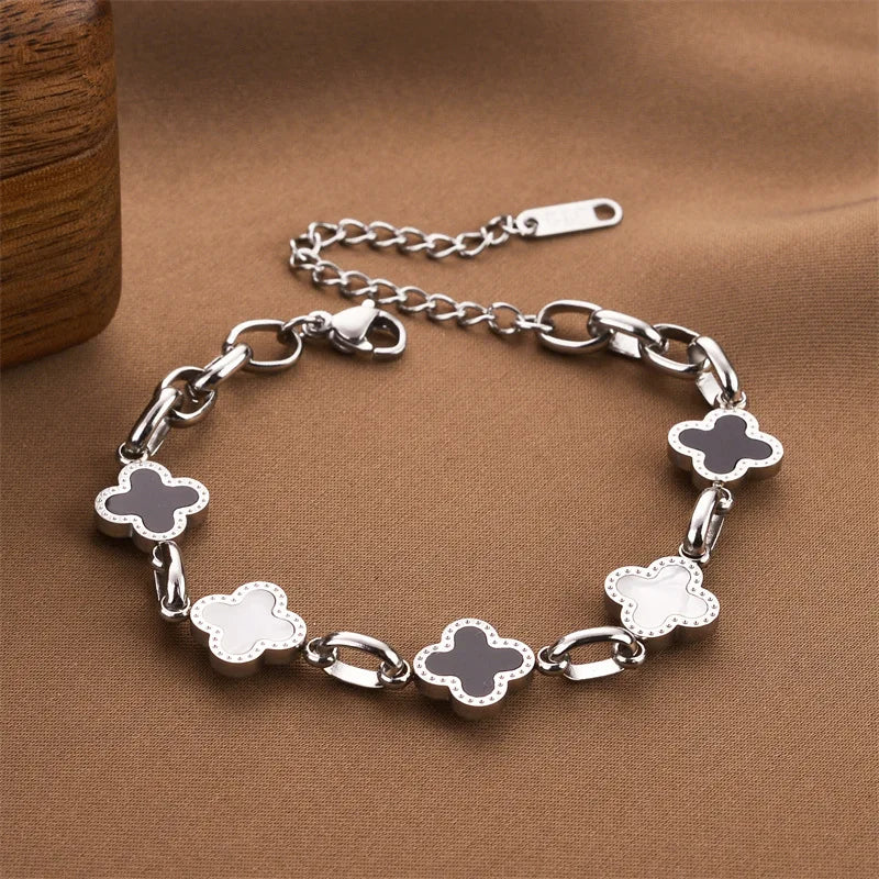 Pulseira Dourada com Flores Delicadas Feminina