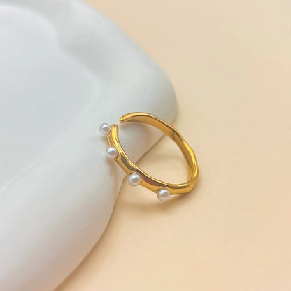Anel Feminino com Pérolas Banhado a Ouro 18K