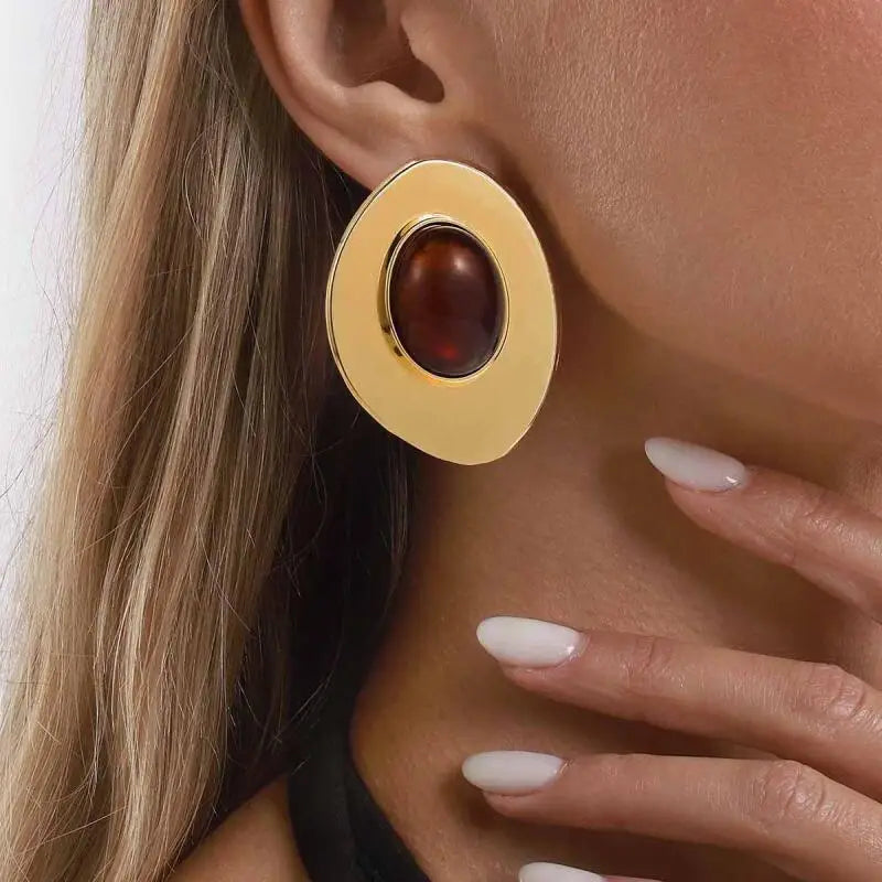 Brinco Dourado Oval com Pedra Marrom Feminino