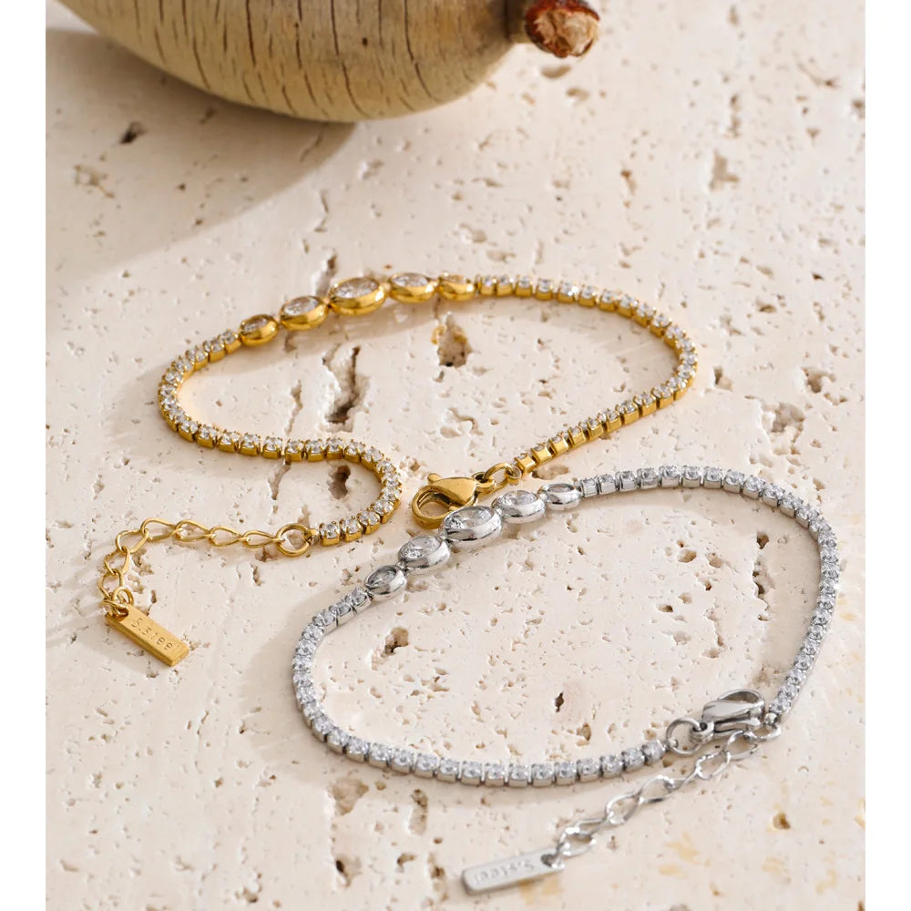 Pulseira Riviera Feminina Dourada com Zircônias Brilhantes Ajustável