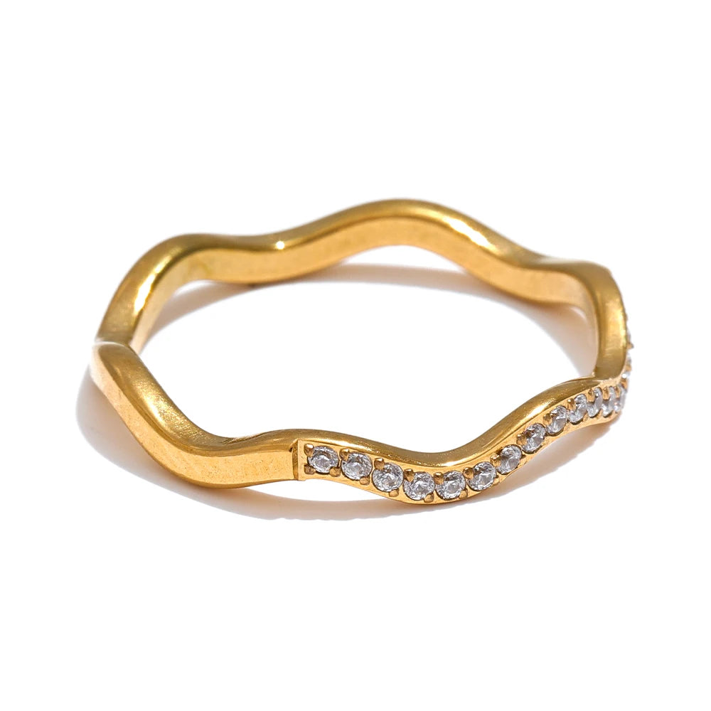 Anel Estilo Minimalista com Zircônias Brilhantes