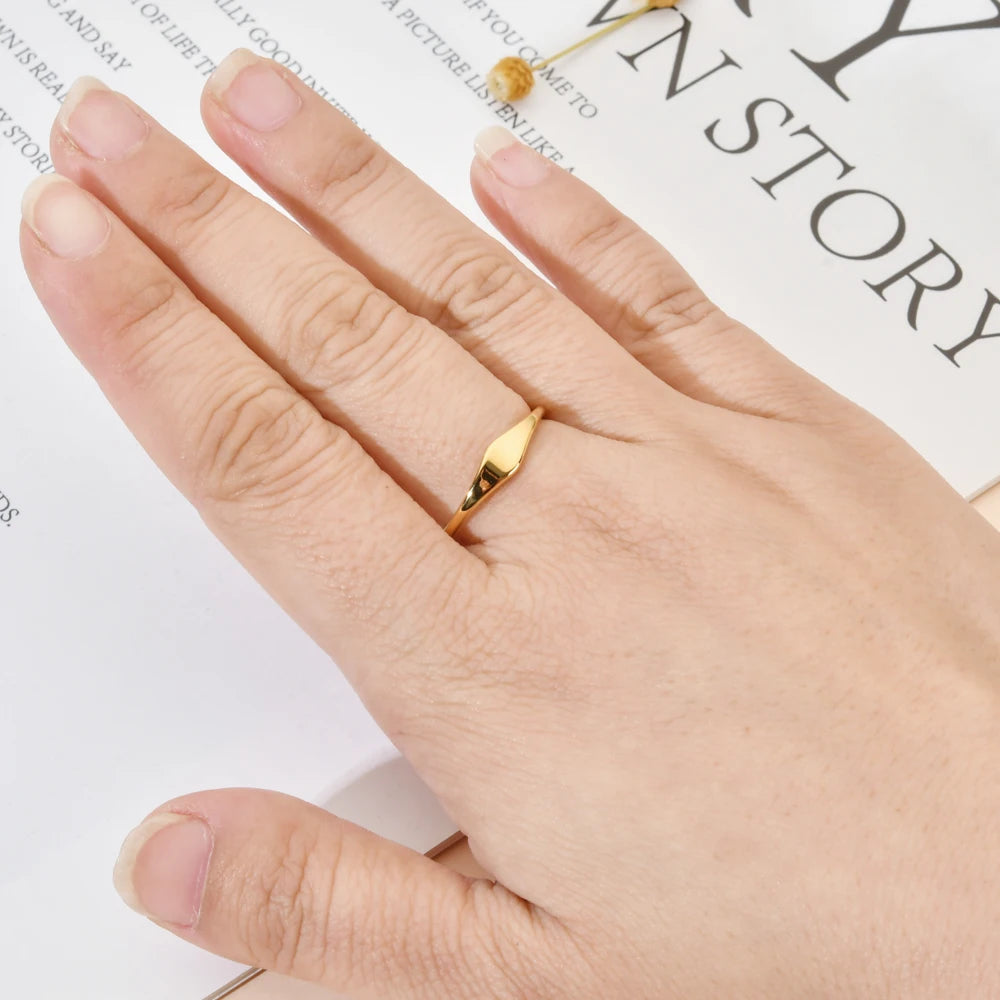 Anel Geométrico Minimalista