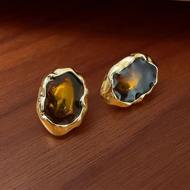 Brinco Dourado com Resina Âmbar Feminino