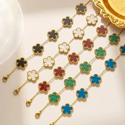 Pulseira Dourada com Flores Delicadas Feminina