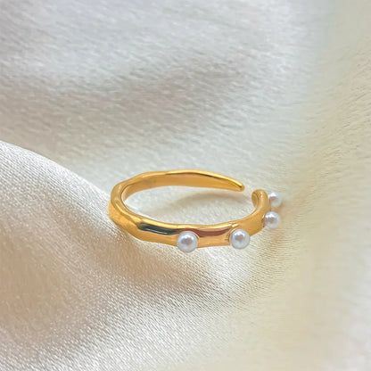 Anel Feminino com Pérolas Banhado a Ouro 18K