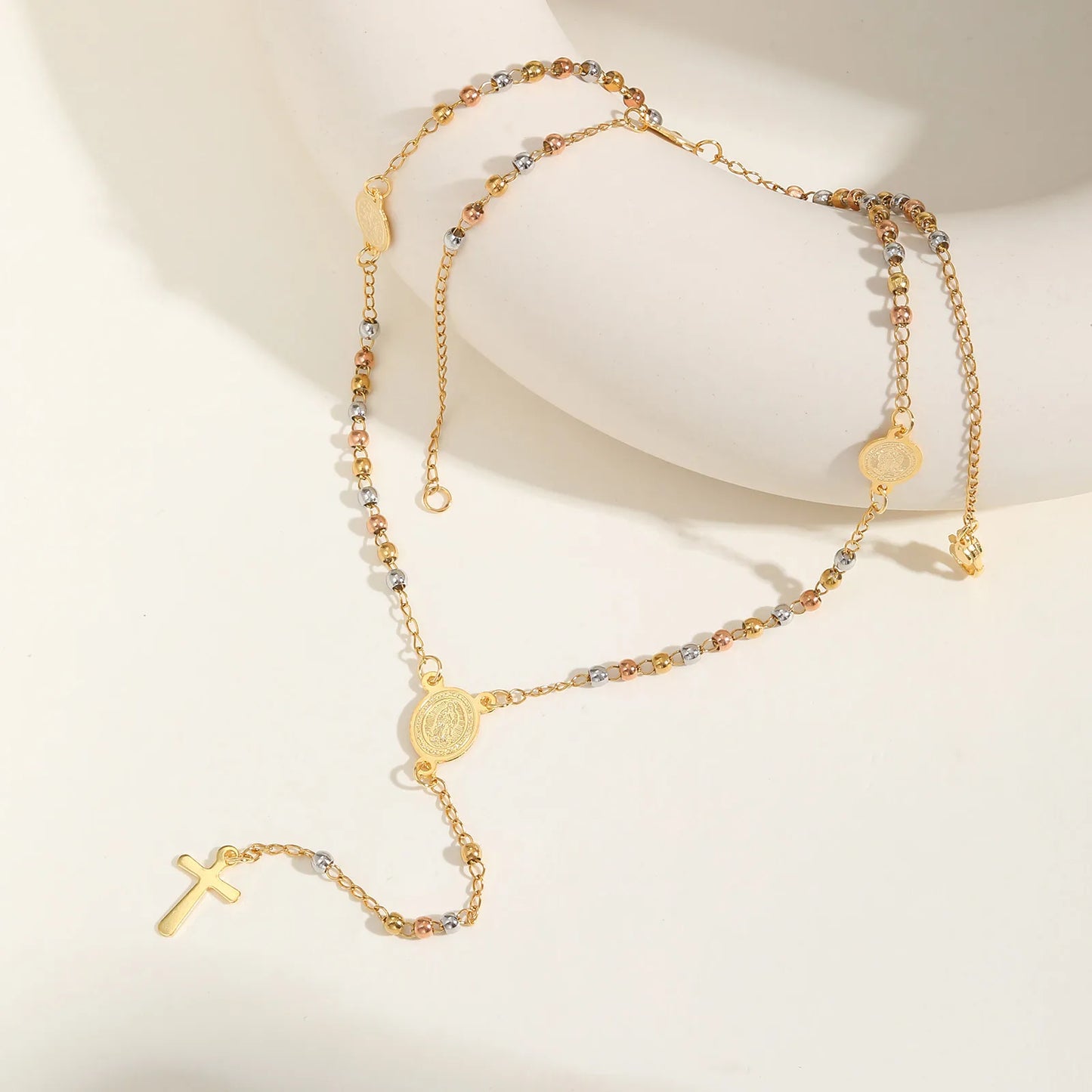 Colar Terço Dourado com Pingente de Cruz