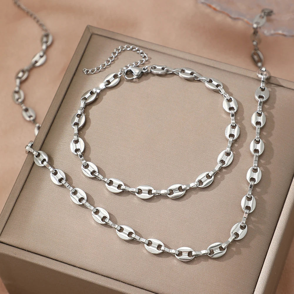 Conjunto de Colar e Pulseira Esculpida