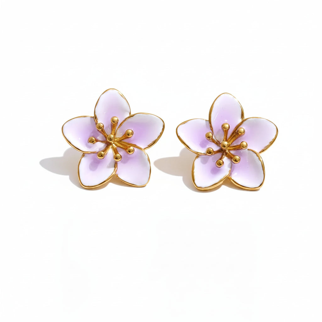 Brinco Flor Lilás Esmaltado Feminino com Detalhes Dourados Delicado e Elegante