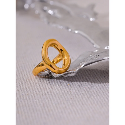 Anel Oval Vazado Dourado Feminino Minimalista