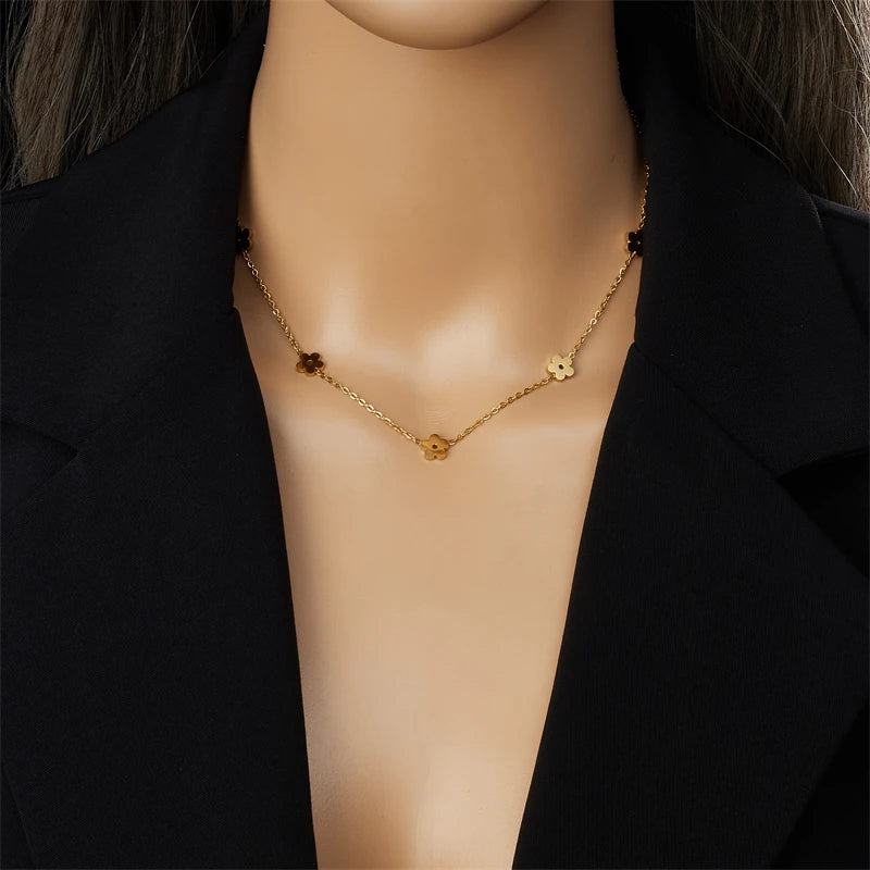 Conjunto Colar e Brincos Flor Minimalista